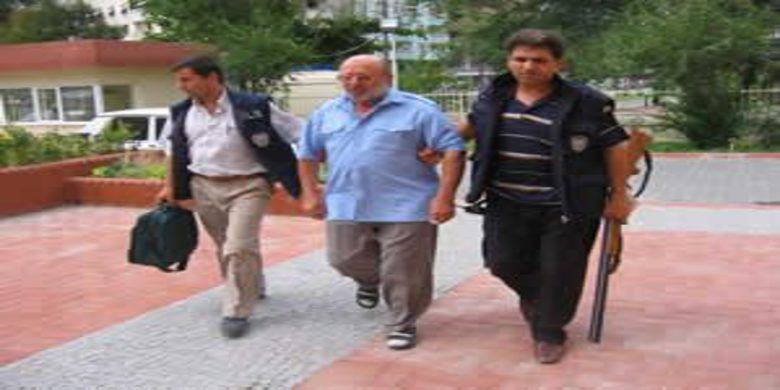 Baba oğlunu öldürdü Baba oğlunu öldürdü