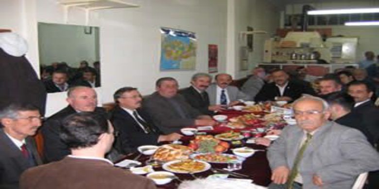 Emirgan aşevinden iftar Emirgan aşevinden iftar