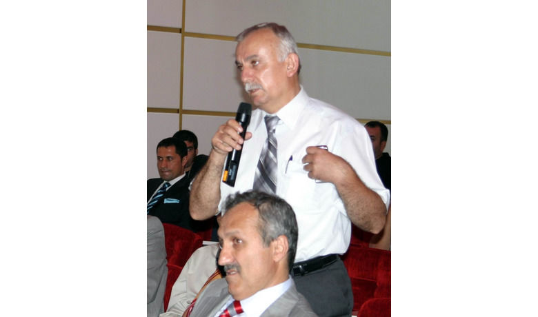 Türbeyi Onaramayan Belediye Vakıflar'a Devredecek