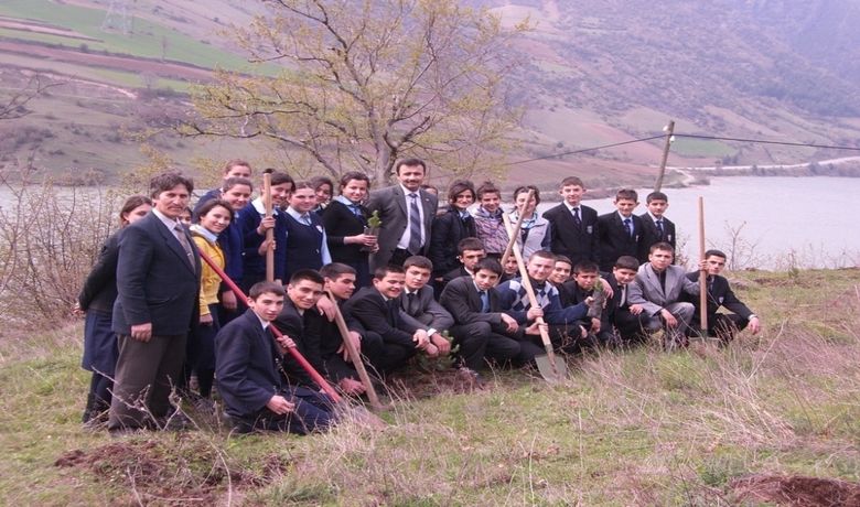 Öğrencilerden Hatıra Ormanı