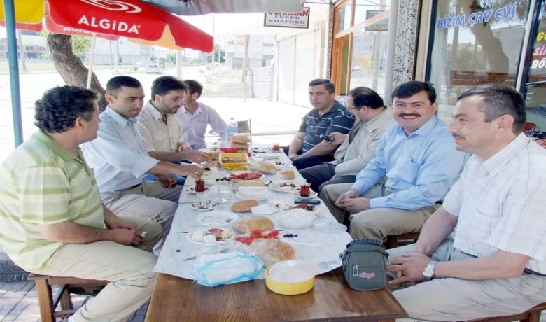 Başkan Neiş'e Esnaf Morali Başkan Neiş'e Esnaf Morali