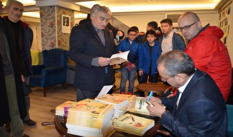 Dr. Dinççağ'dan İmza Günü Dr. Dinççağ'dan İmza Günü