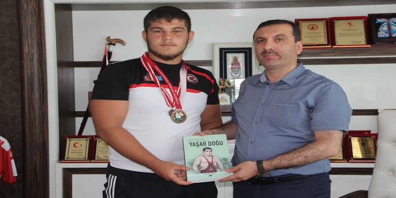 Yaşar Doğu'nun İzinde Yaşar Doğu'nun İzinde