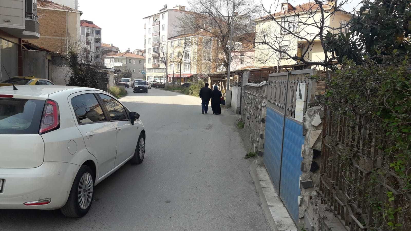 Kaldırımsız Cadde!
