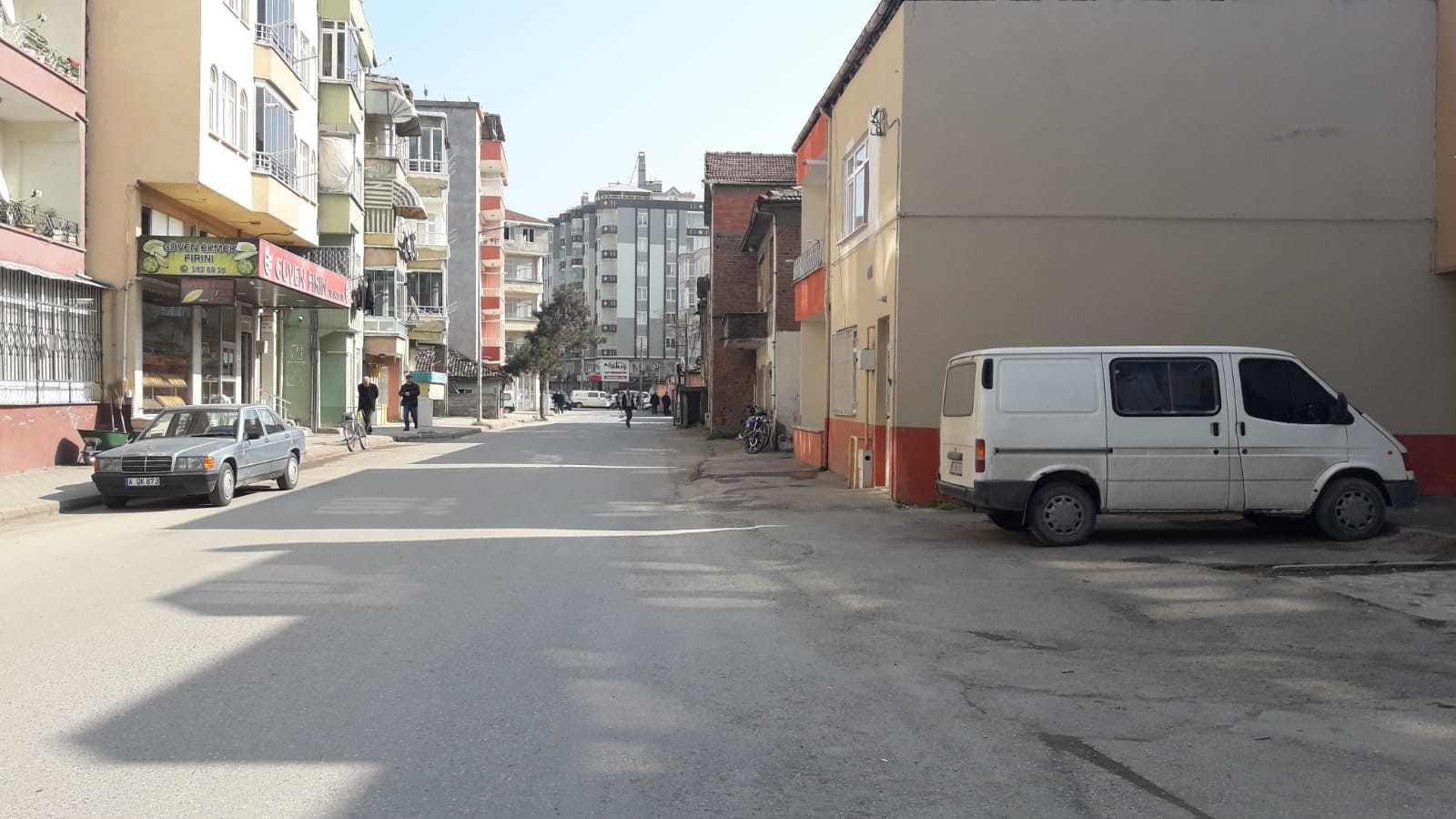 Kaldırımsız Cadde!