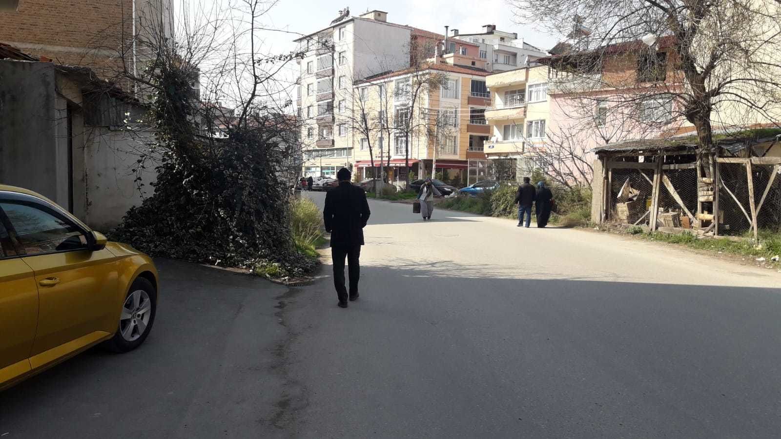 Kaldırımsız Cadde!