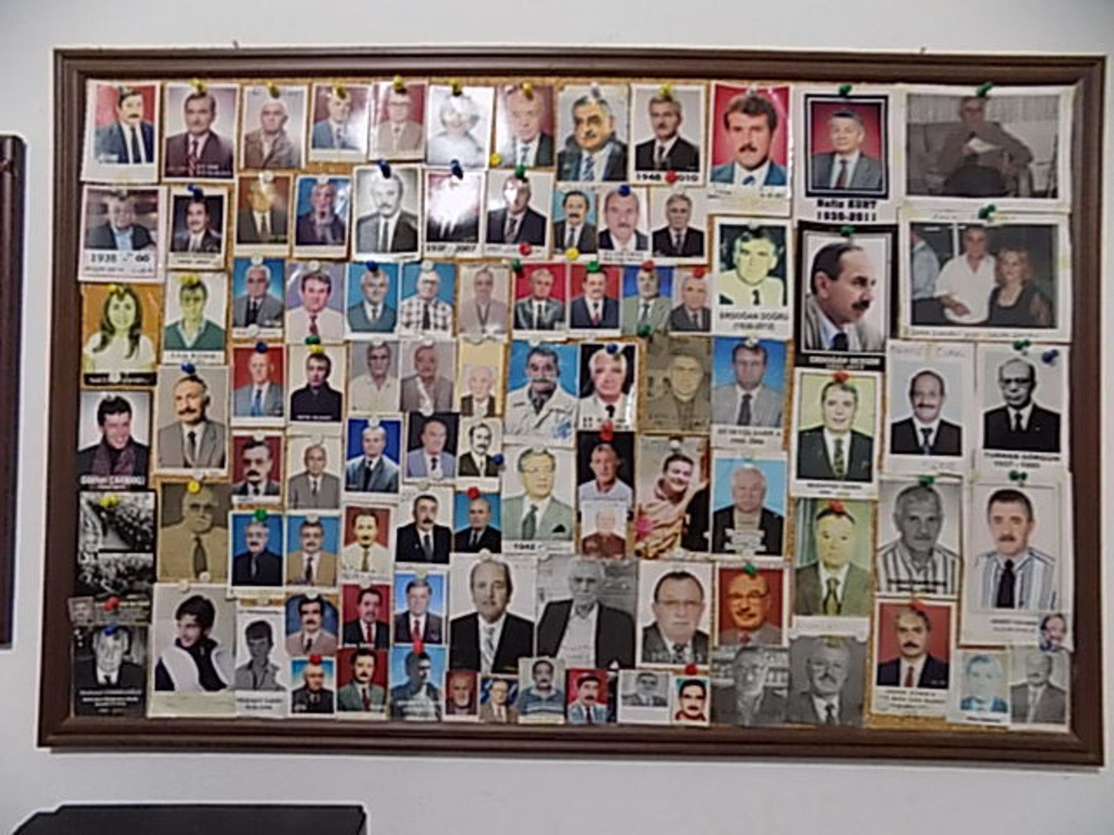 Ünal Hatipoğlu'nun vefa duvarı