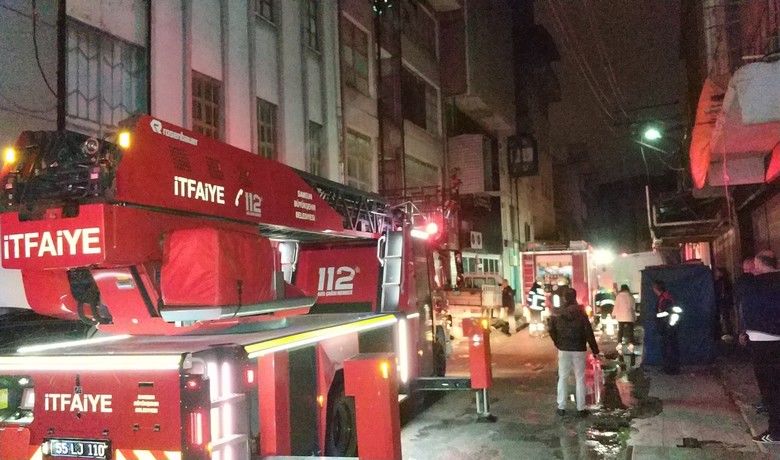Samsun’da mobilya imalathanesinde yangın Samsun’da mobilya imalathanesinde yangın