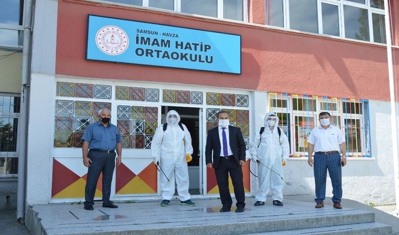 Havza’da okullara dezenfeksiyon
Havza’da okullara dezenfeksiyon
