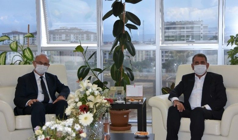 Rektör Ünal: “AR-GE önceliğimiz”
Rektör Ünal: “AR-GE önceliğimiz”