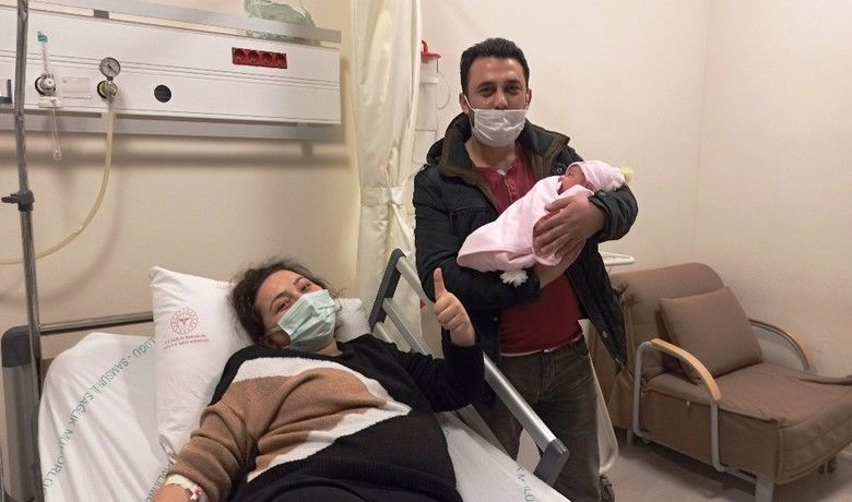 Bafra’da yılın ilk bebeği Nilay
Bafra’da yılın ilk bebeği Nilay