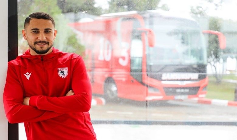 Jugurtha Hamroun: “Umarım Süper Lig’e çıkarız”
Jugurtha Hamroun: “Umarım Süper Lig’e çıkarız”