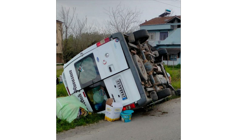 Samsun’da minibüs devrildi: 3 yaralı
Samsun’da minibüs devrildi: 3 yaralı