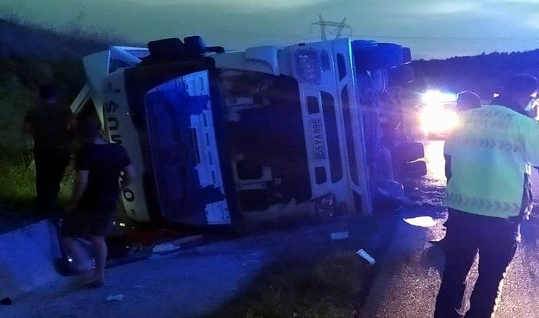 Samsun’da tır devrildi: 1 yaralı
Samsun’da tır devrildi: 1 yaralı