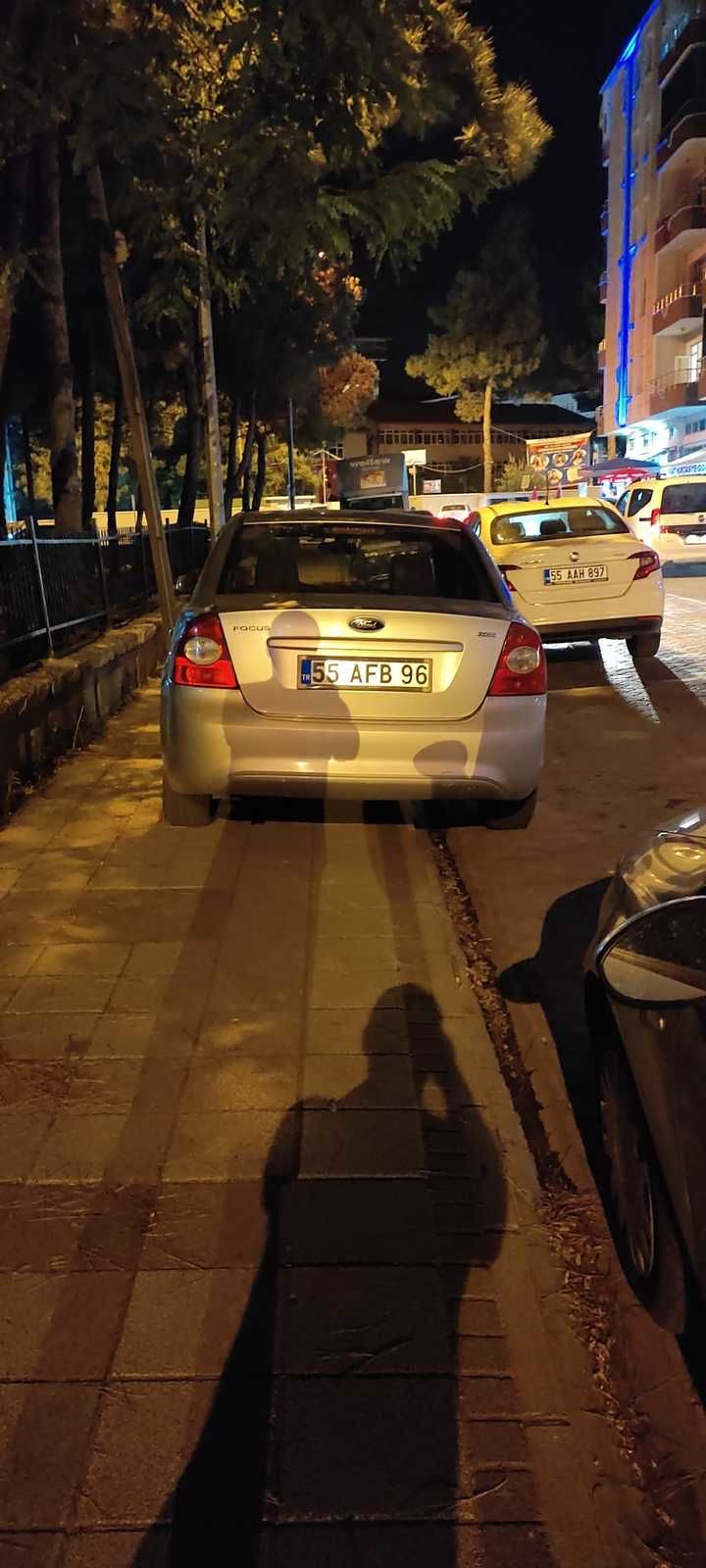 Bafra'dan kaldırıma araç parkı manzaraları