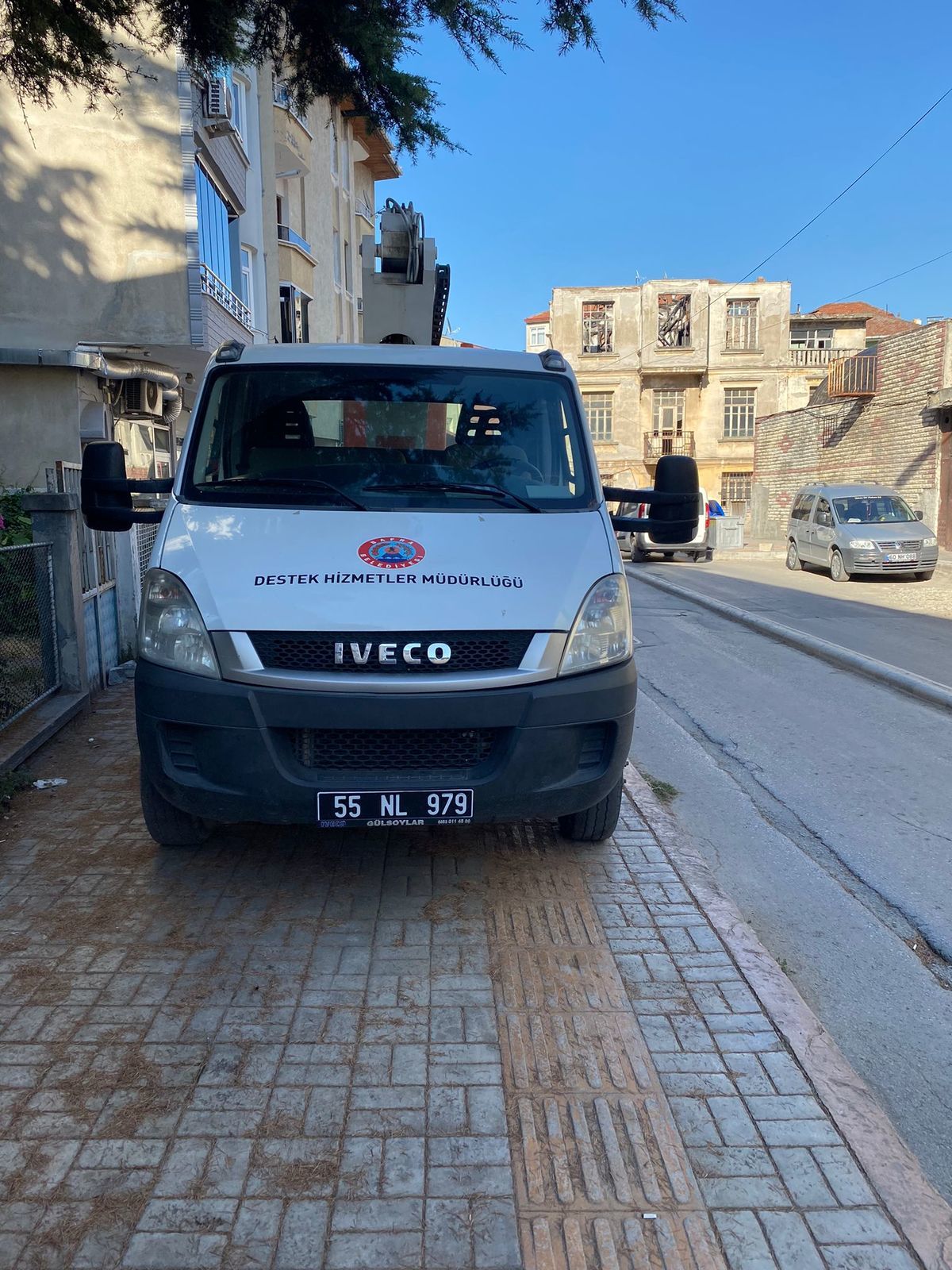 Bafra'dan kaldırıma araç parkı manzaraları