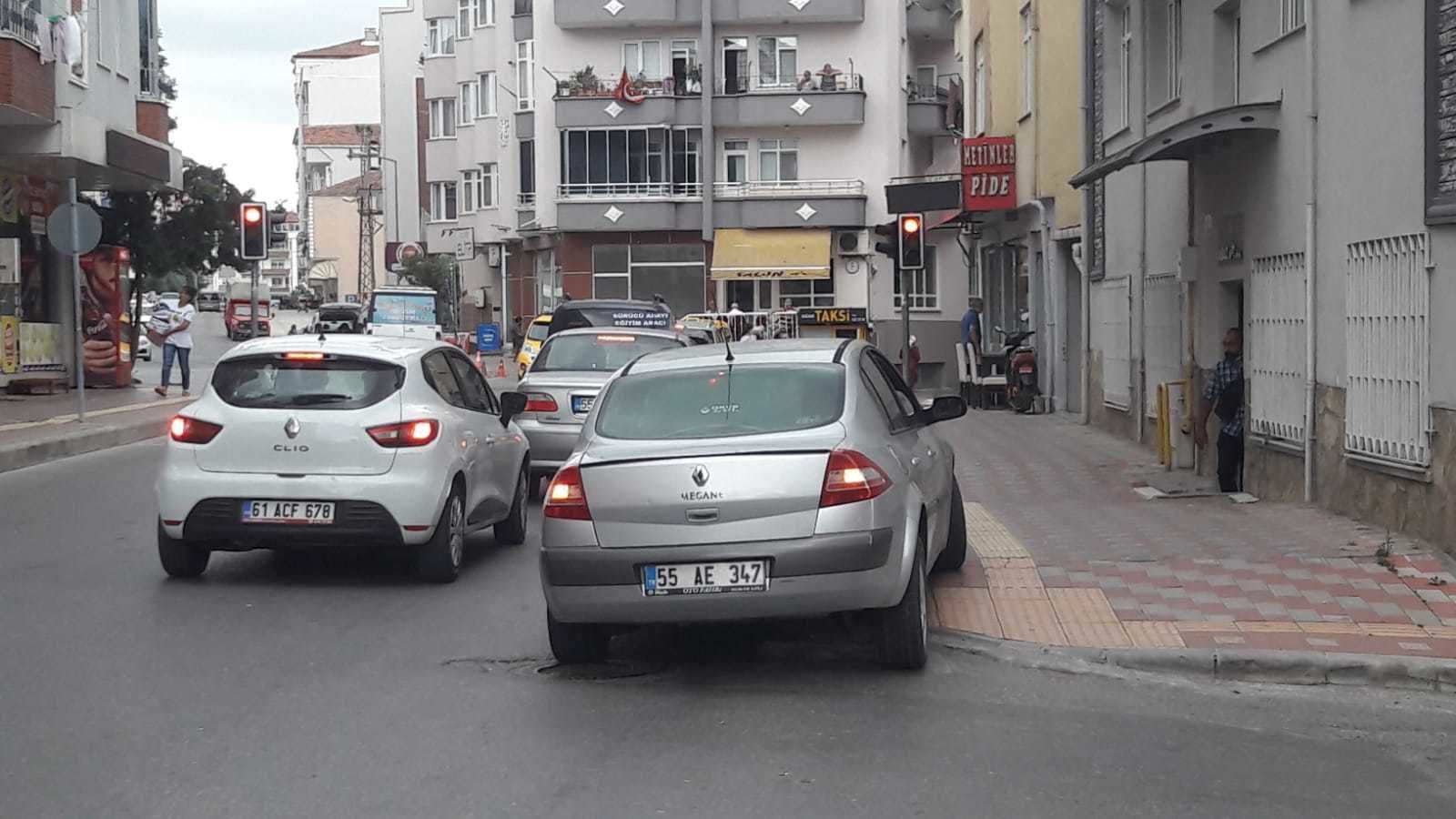 Bafra'dan kaldırıma araç parkı manzaraları