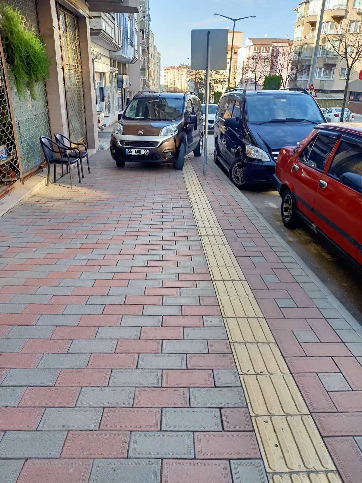 Bafra'dan kaldırıma araç parkı manzaraları