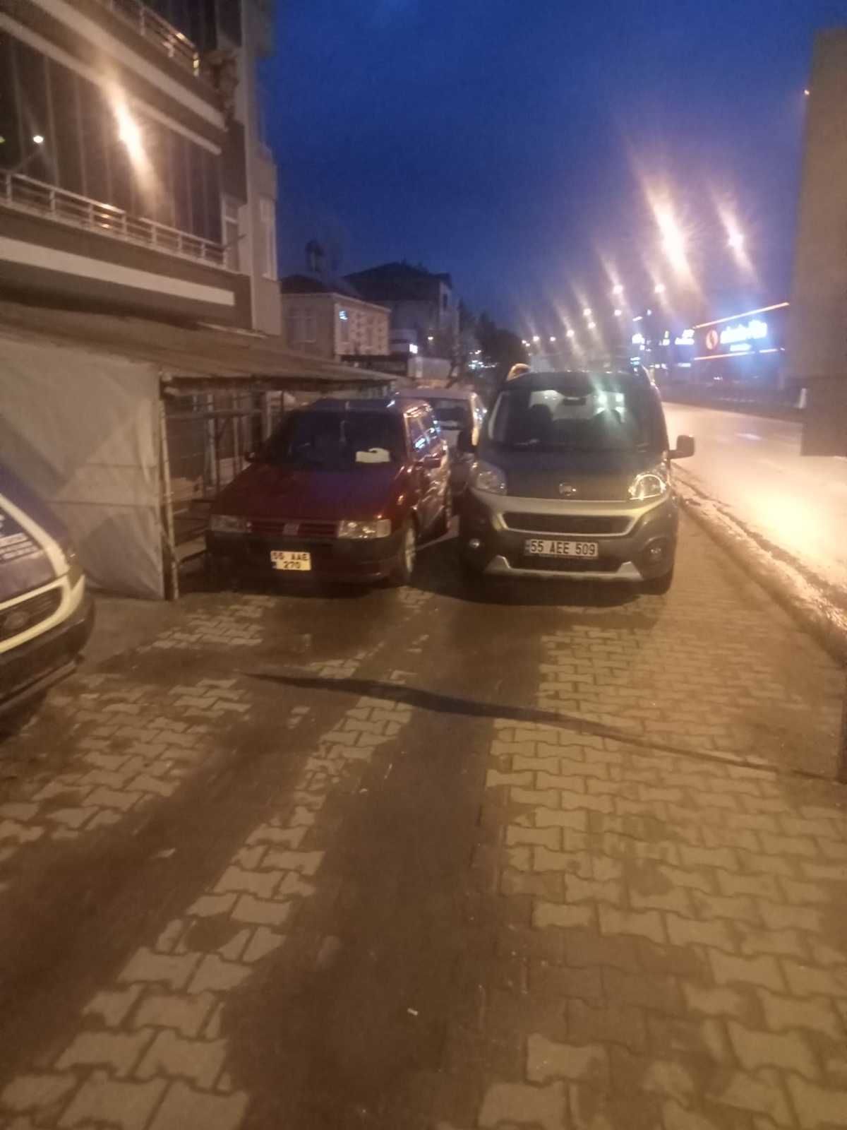 Bafra'dan kaldırıma araç parkı manzaraları