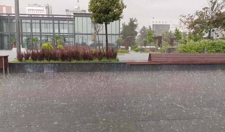 Samsun’da sağanak korkuttu
Samsun’da sağanak korkuttu