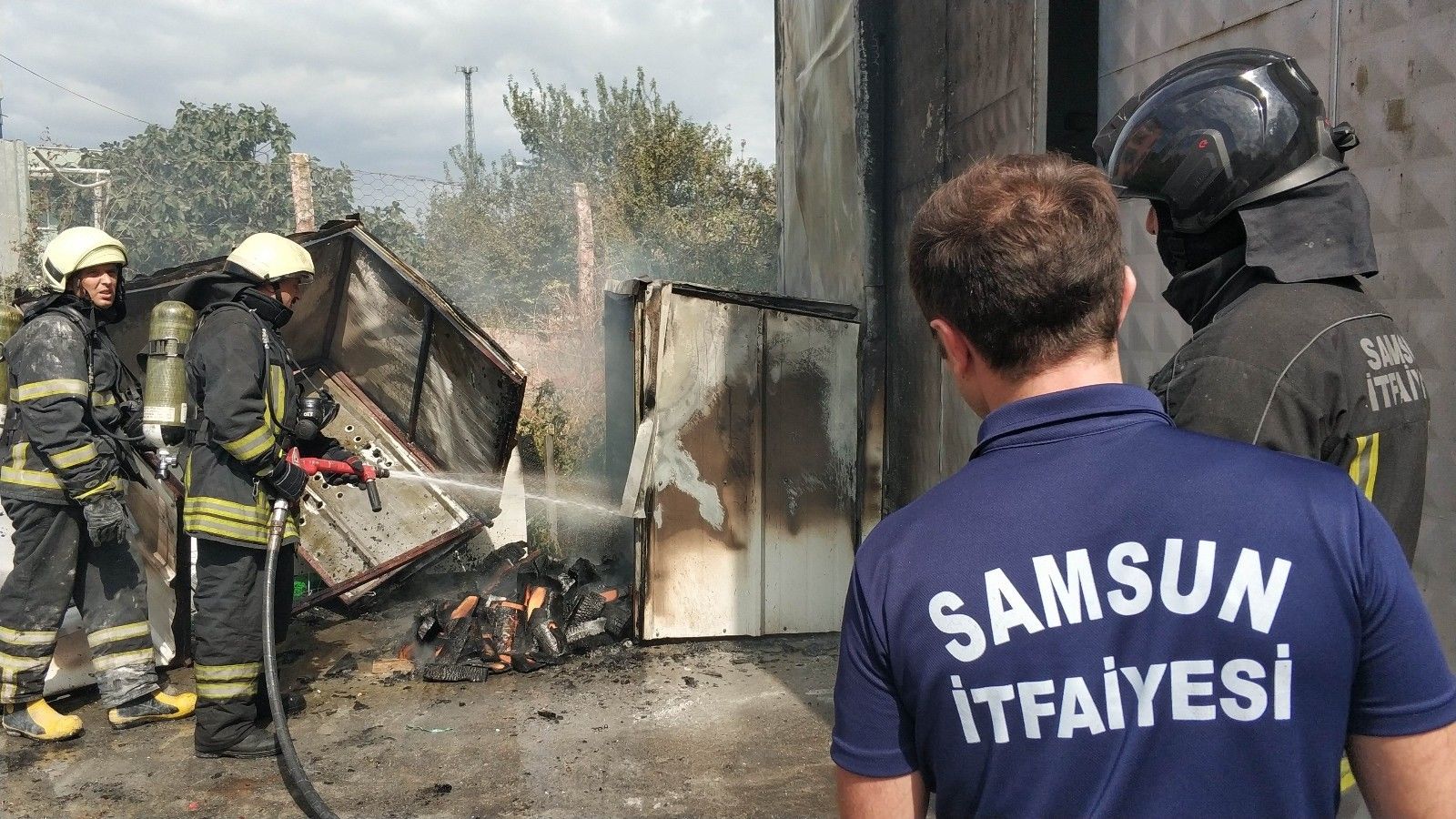 Hamburger imalathanesinde yangın

