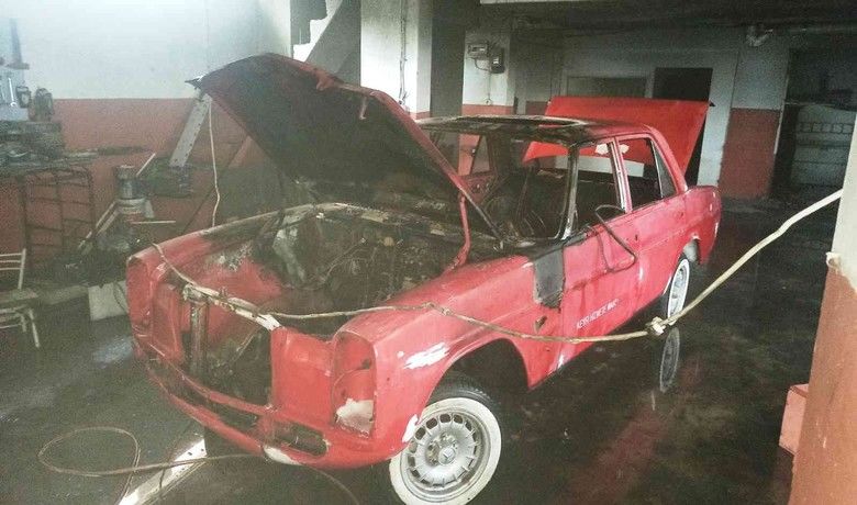 Park halindeki otomobilde yangın
