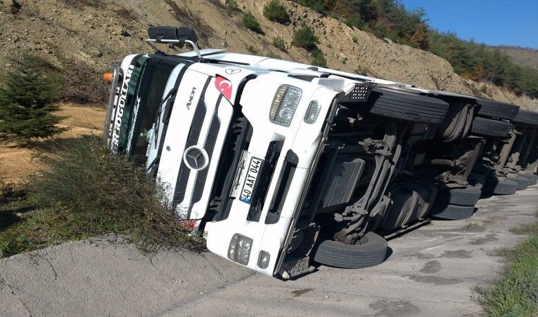 Samsun’da tır devrildi: 1 yaralı
Samsun’da tır devrildi: 1 yaralı