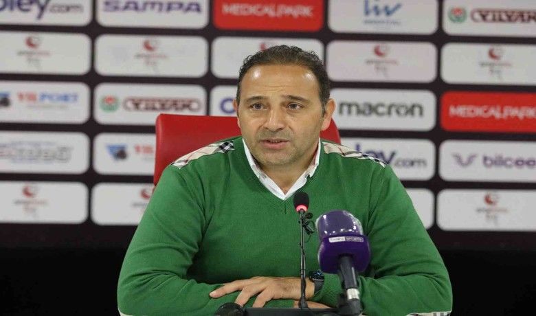 Fuat Çapa: “Hedefimiz devreyi ilk 6 içerisinde bitirmek”
Fuat Çapa: “Hedefimiz devreyi ilk 6 içerisinde bitirmek”