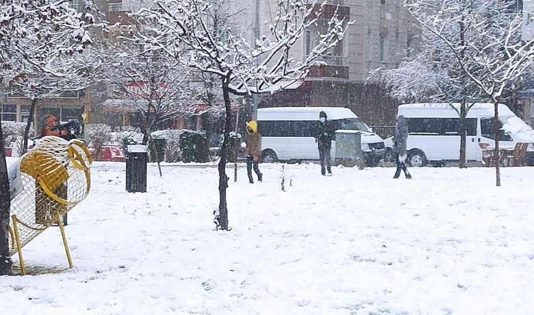 Bafra’da kar yağışı
