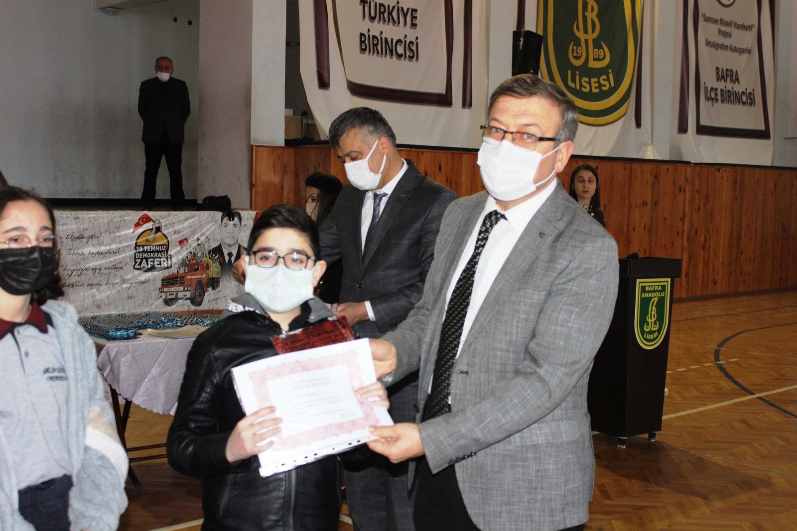 Bafra’da 24 bin öğrenci karnelerini aldı
