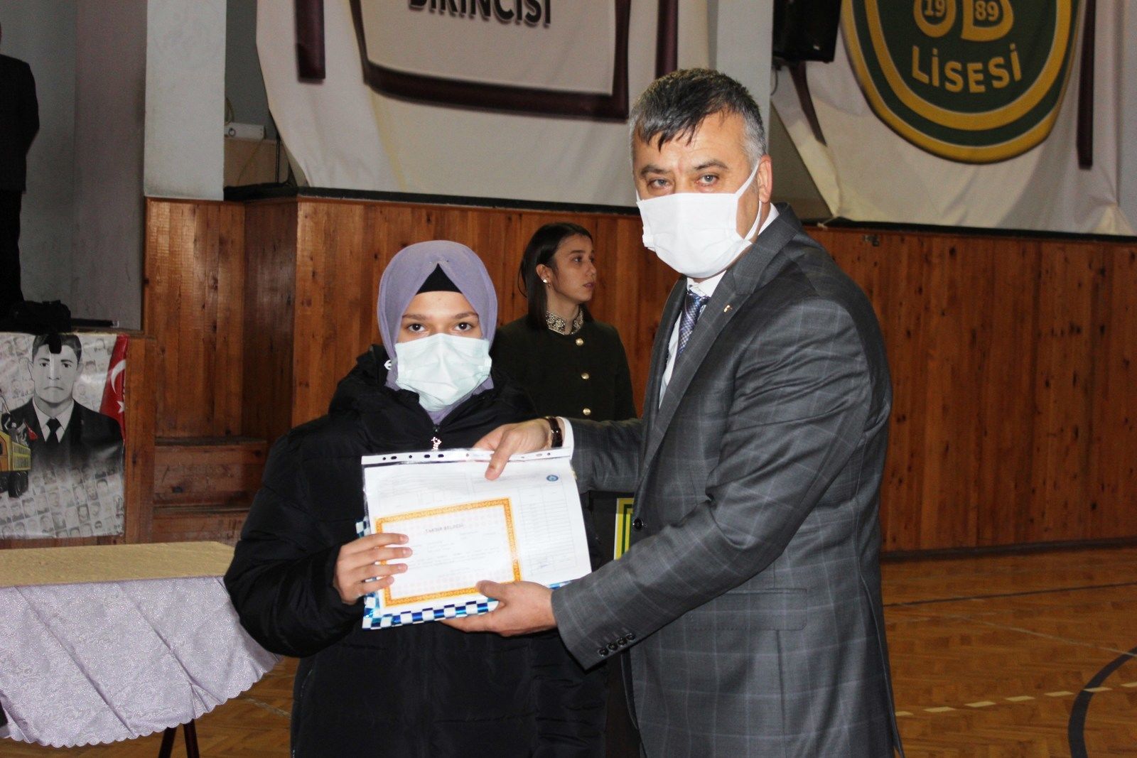 Bafra’da 24 bin öğrenci karnelerini aldı
