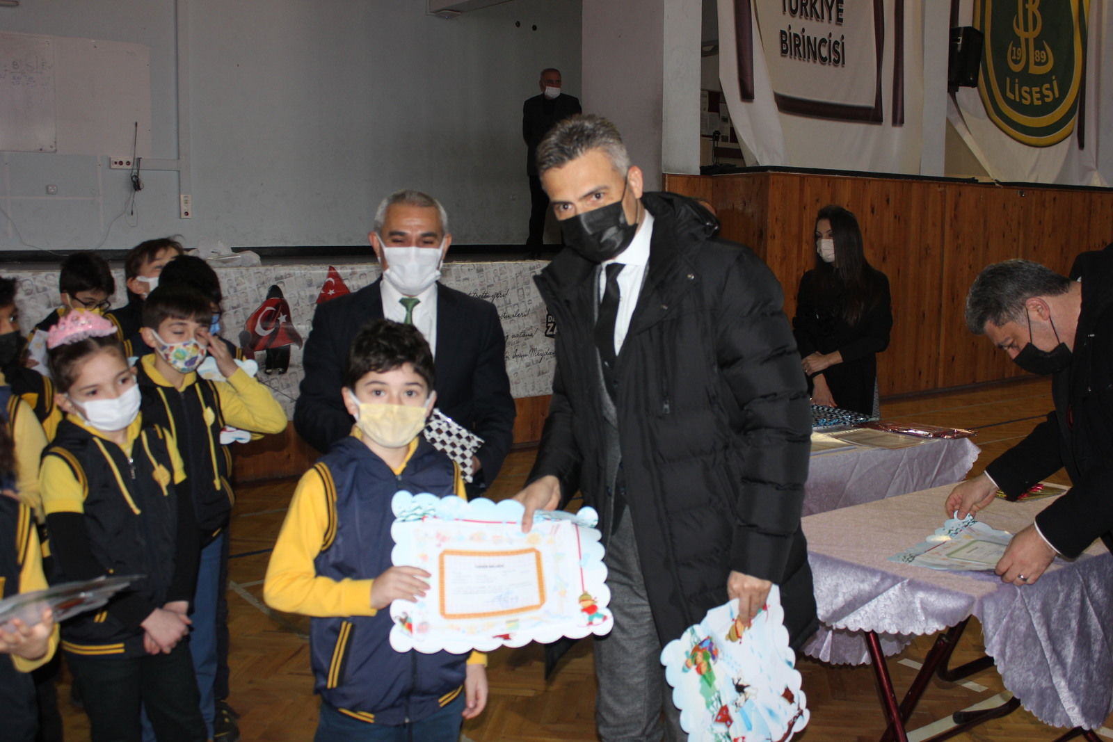 Bafra’da 24 bin öğrenci karnelerini aldı
