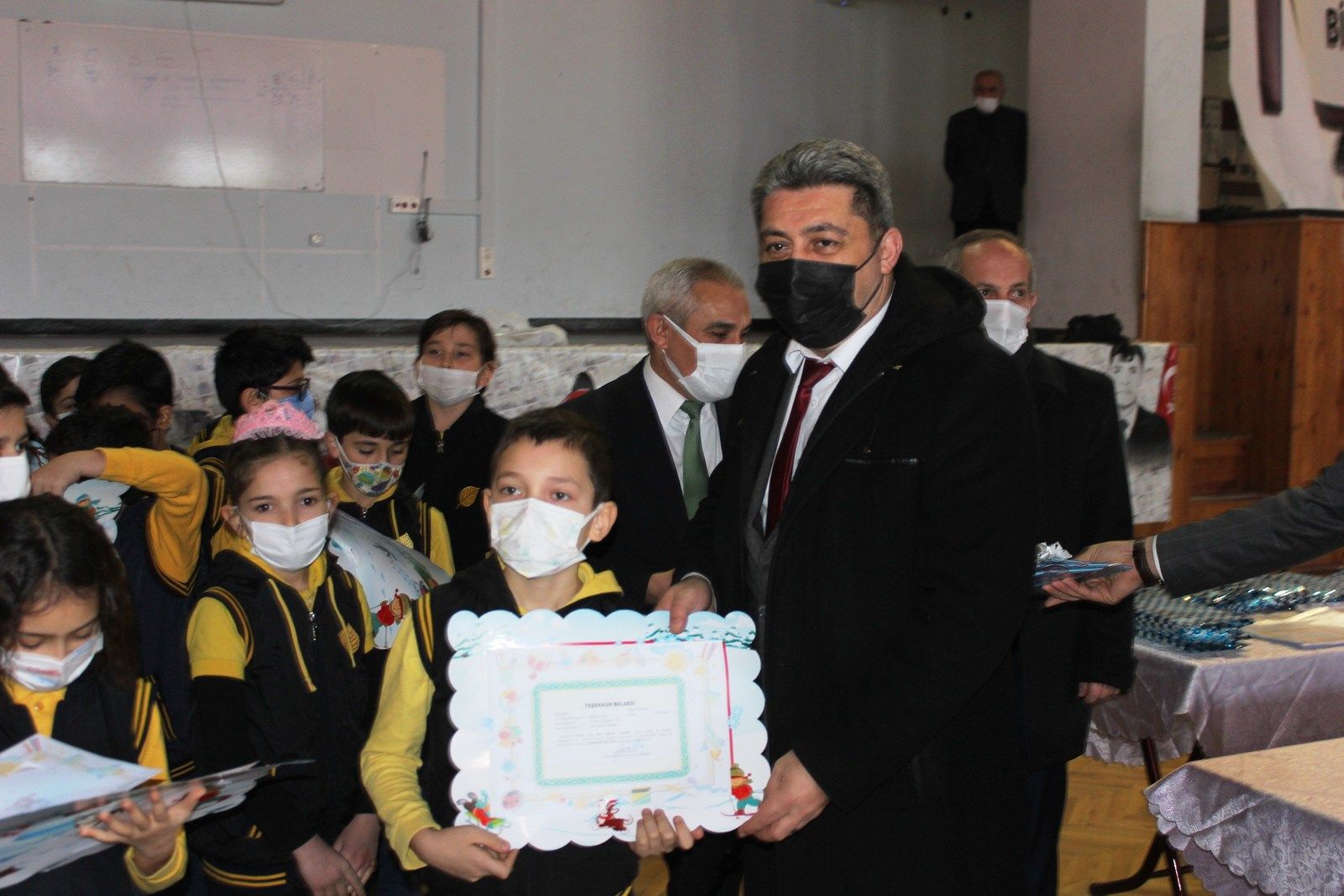 Bafra’da 24 bin öğrenci karnelerini aldı
