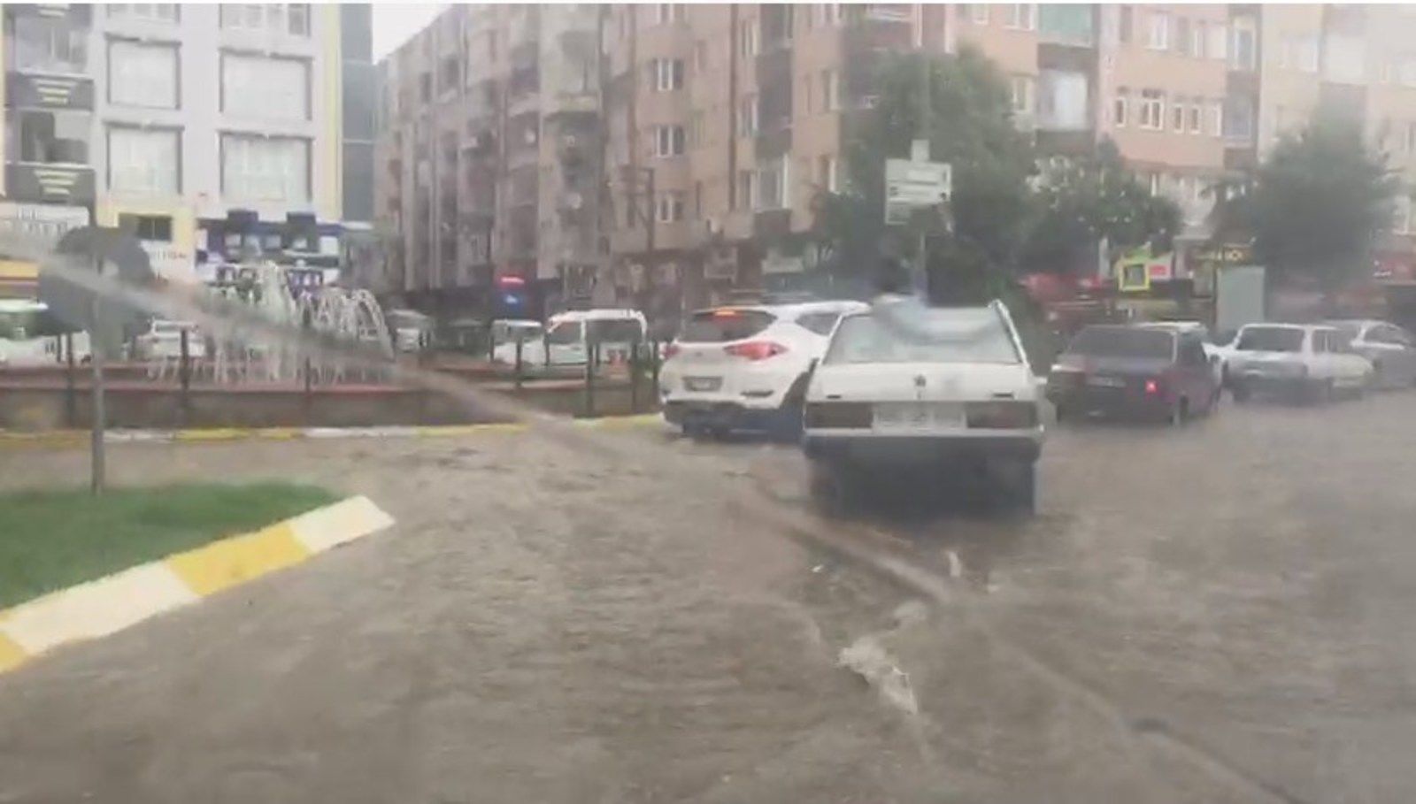 Bafra'da sağanak yağmur