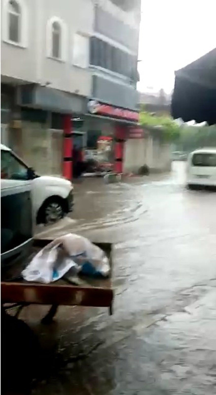 Bafra'da sağanak yağmur