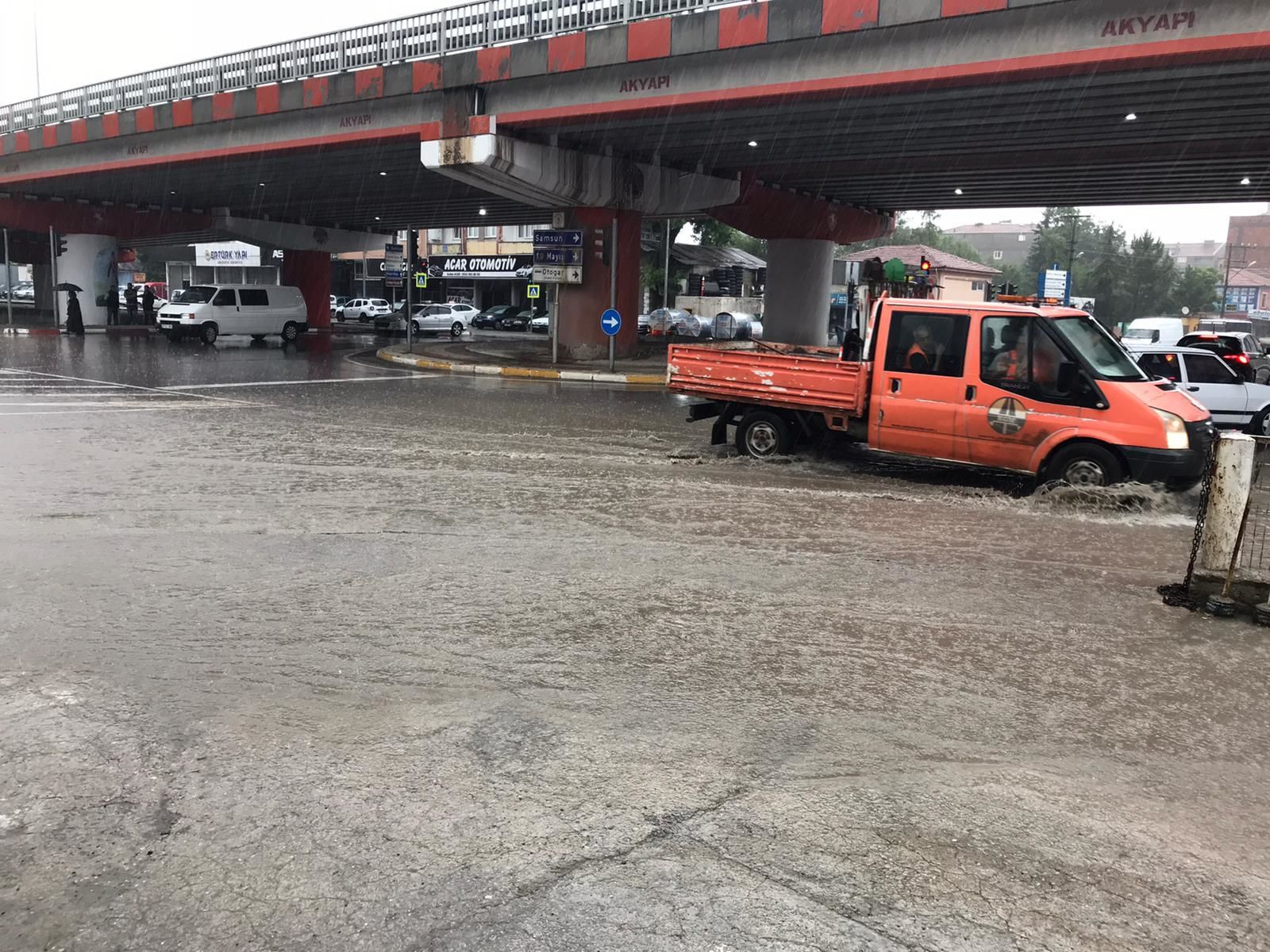 Bafra'da sağanak yağmur