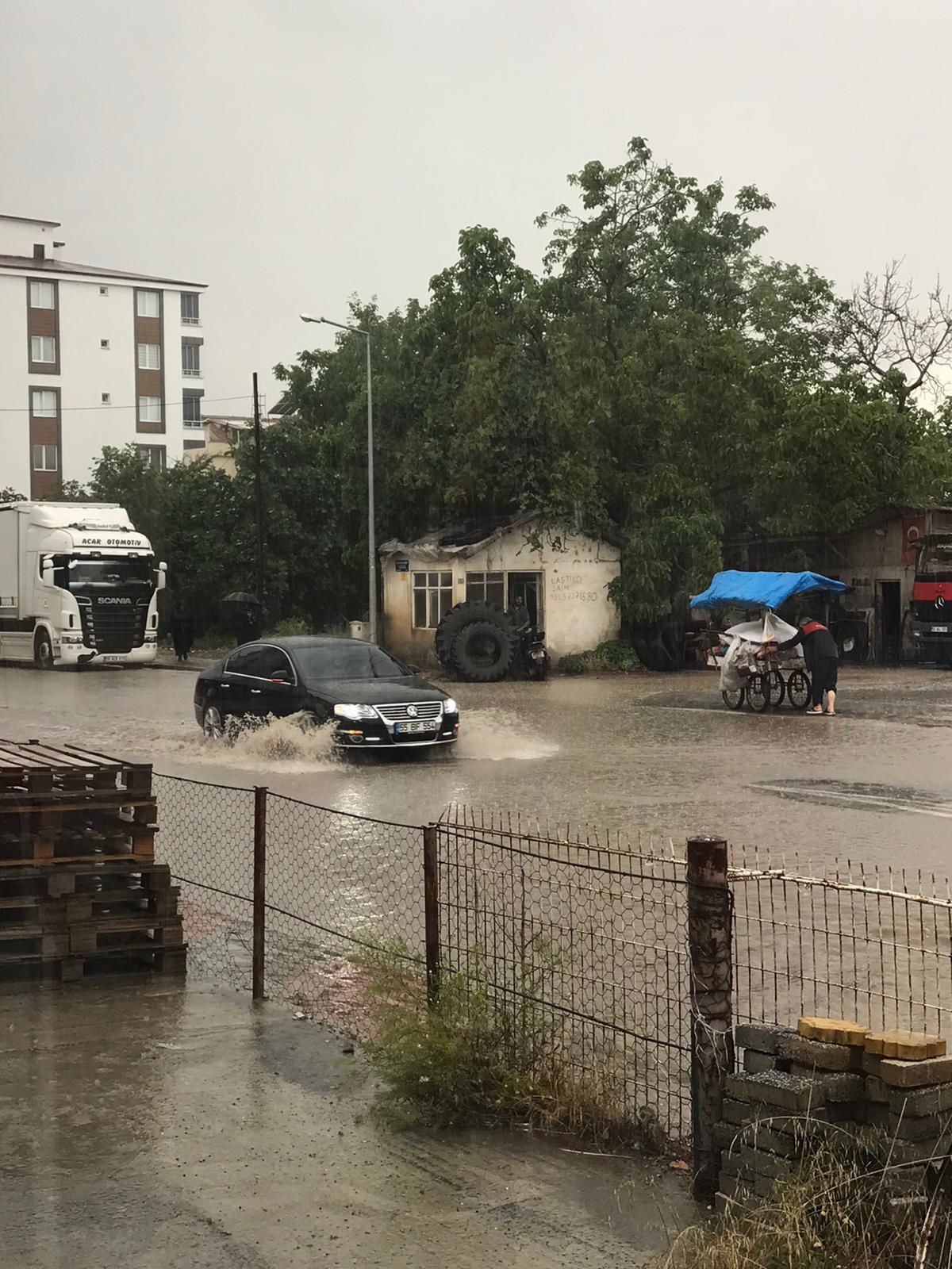 Bafra'da sağanak yağmur