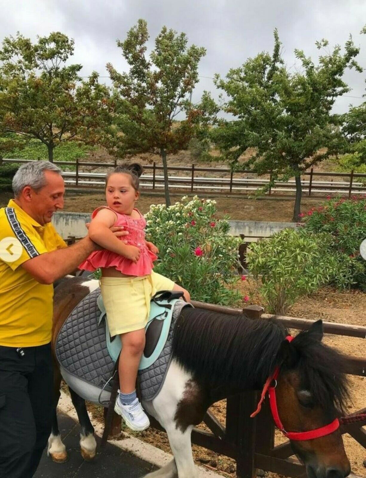 2 bin çocuğa atlı terapi
