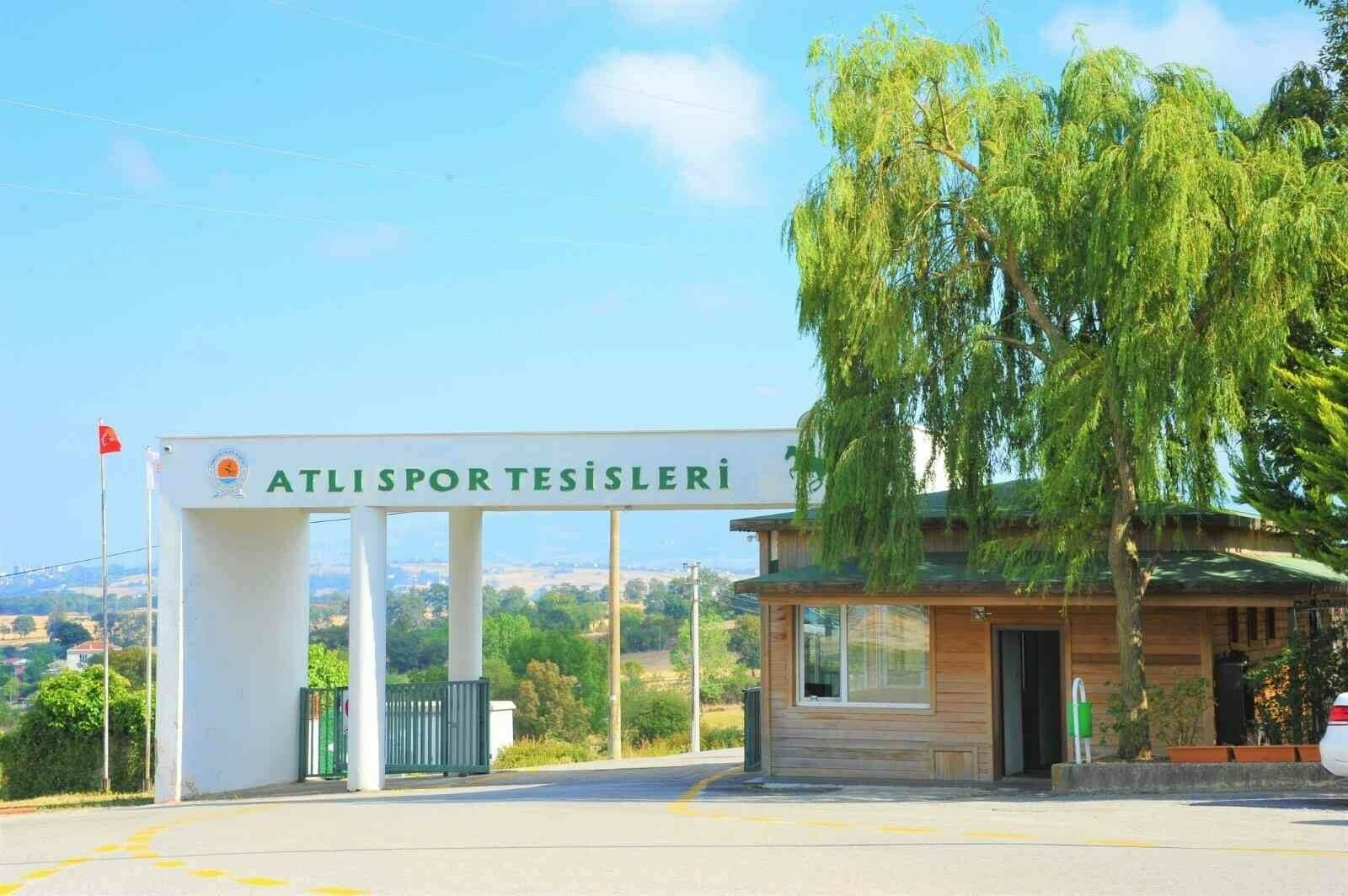 2 bin çocuğa atlı terapi
