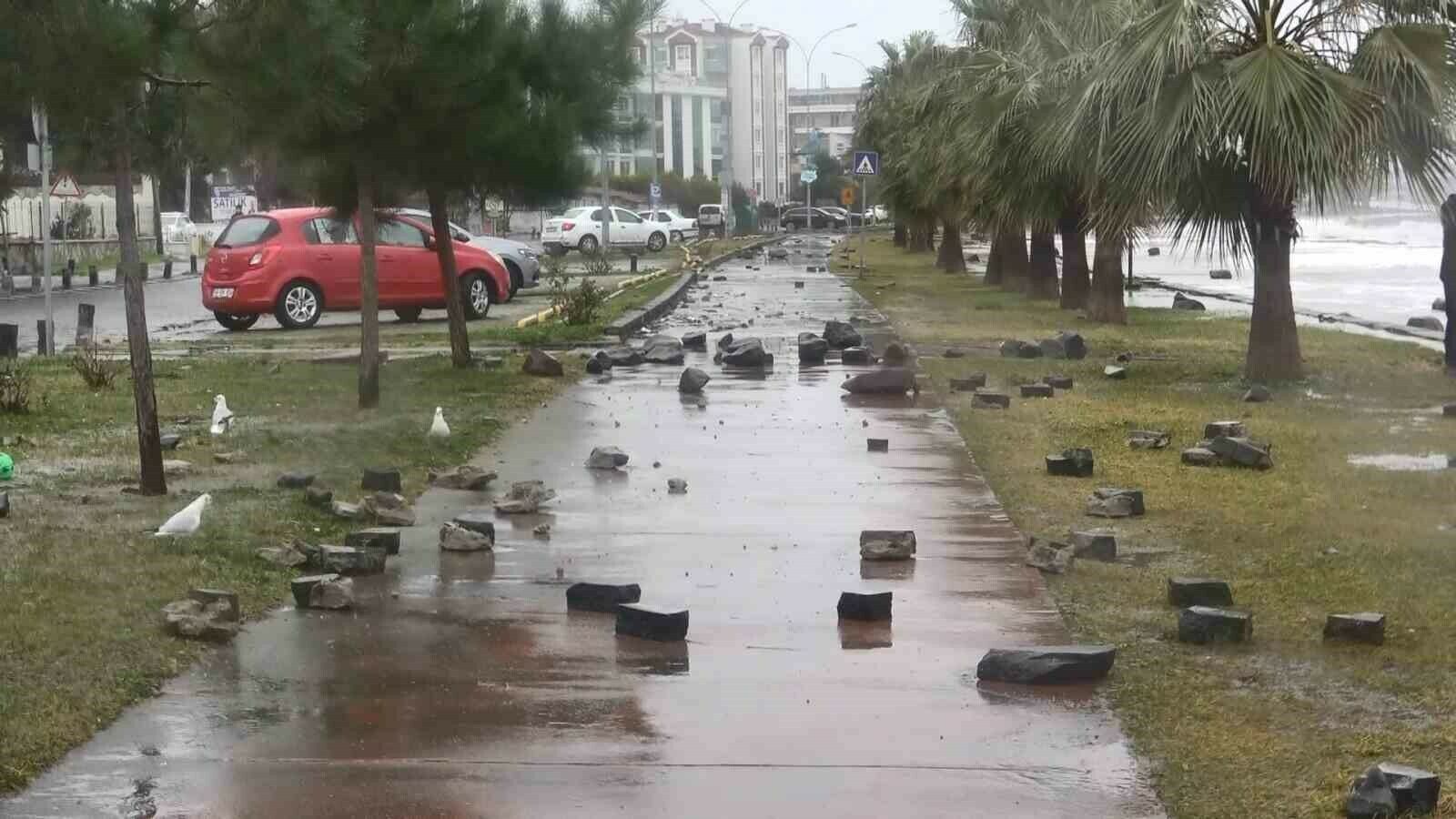 Karadeniz’de dev dalgalar

