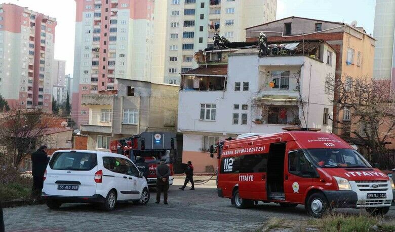 Çatı yangını korkuttu
Çatı yangını korkuttu