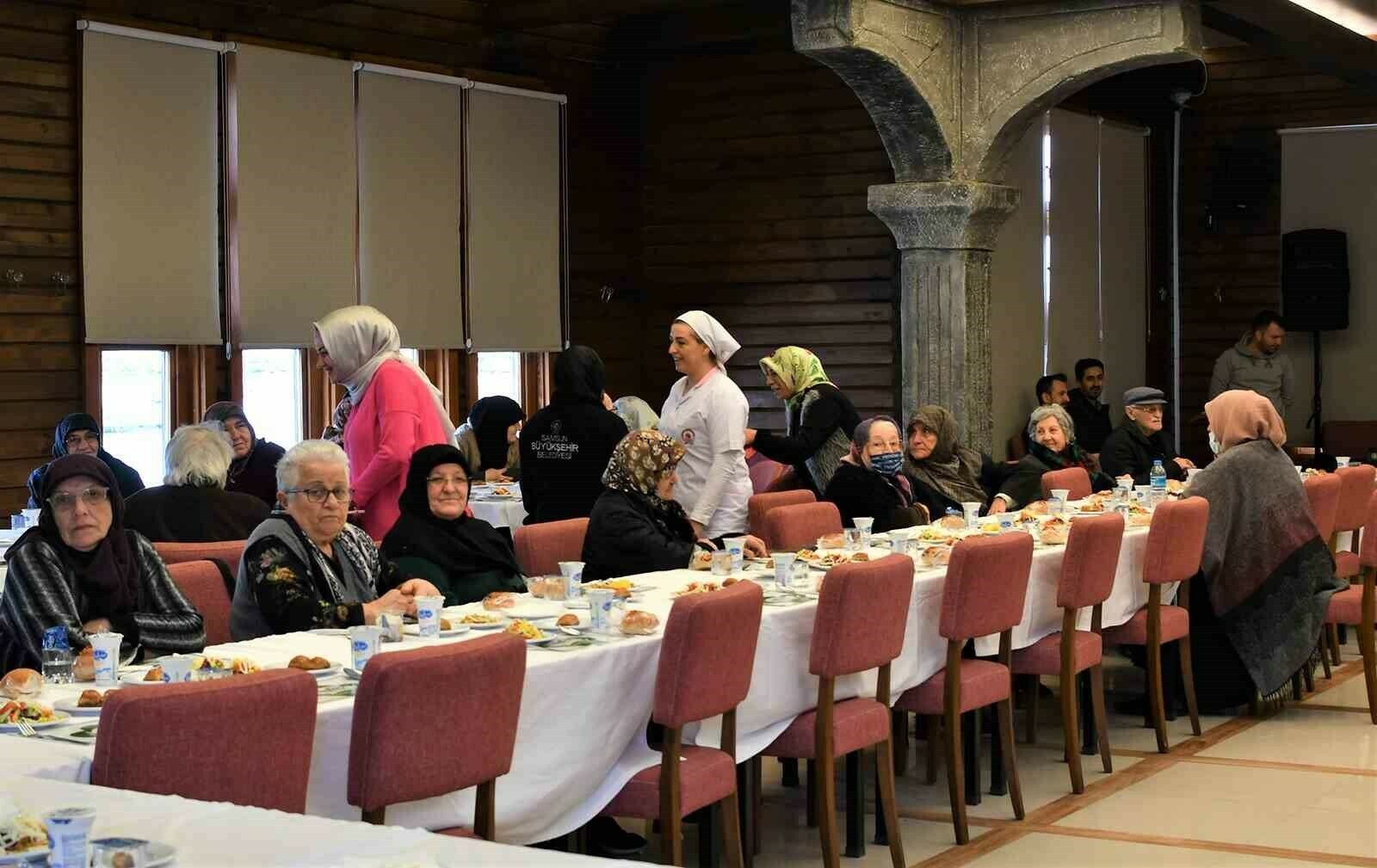 Yaşlılara özel program
