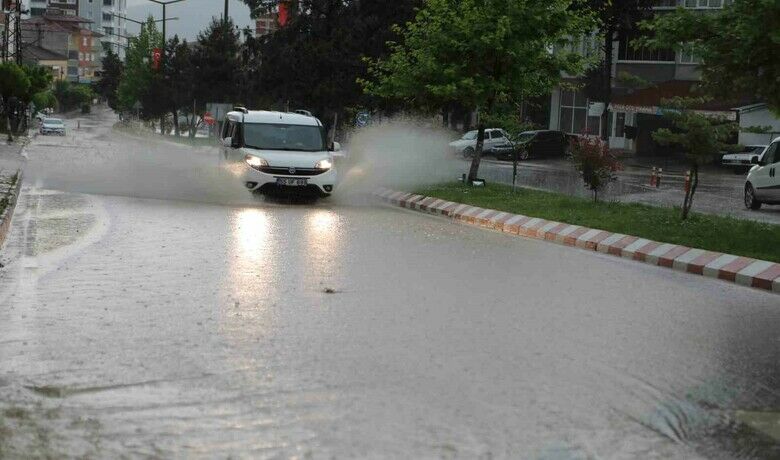 Kavak’ta sağanak
Kavak’ta sağanak