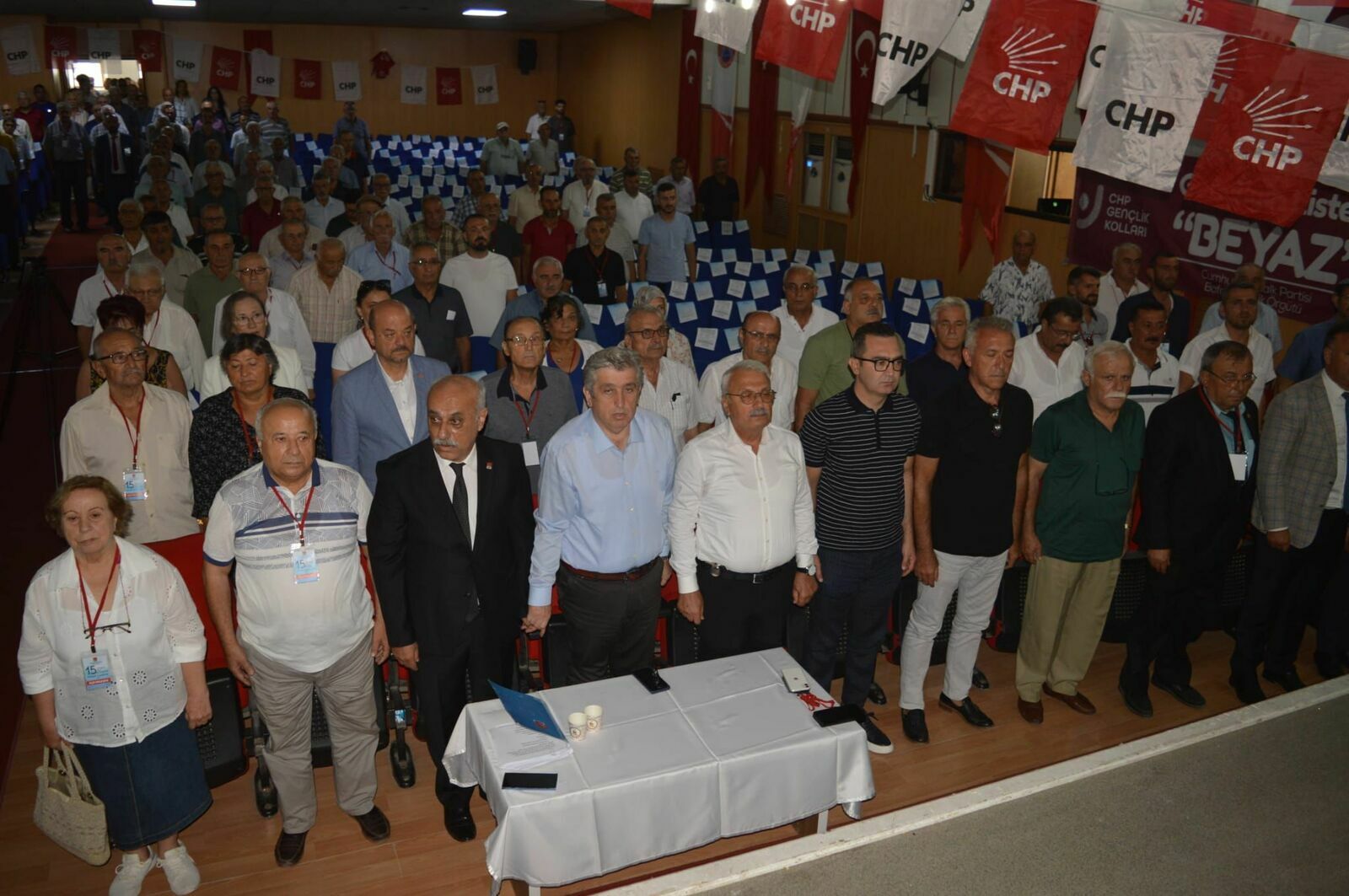 Chp Delegesi Başkanını Seçti
