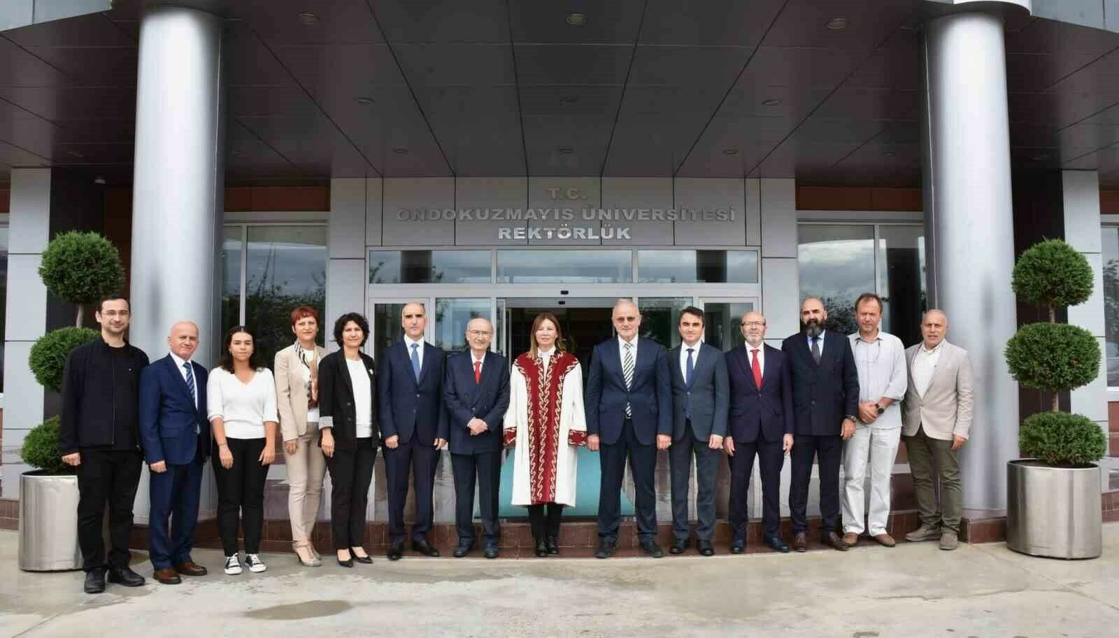 OMÜ’de devir teslim
