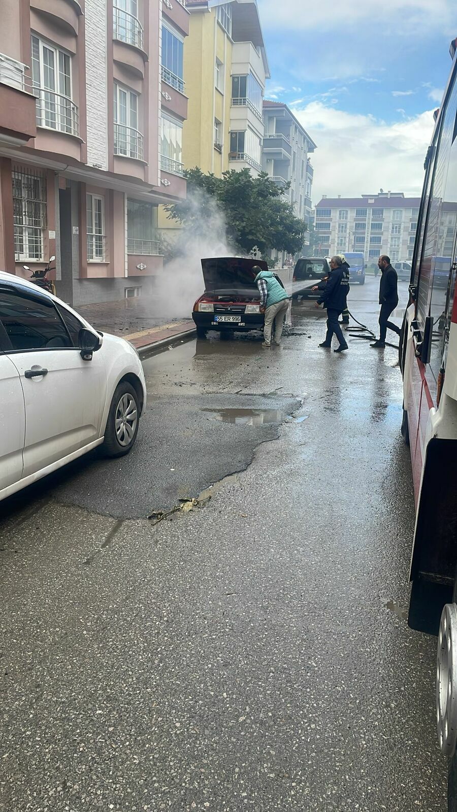 Park Halindeki Araçta Yangın!