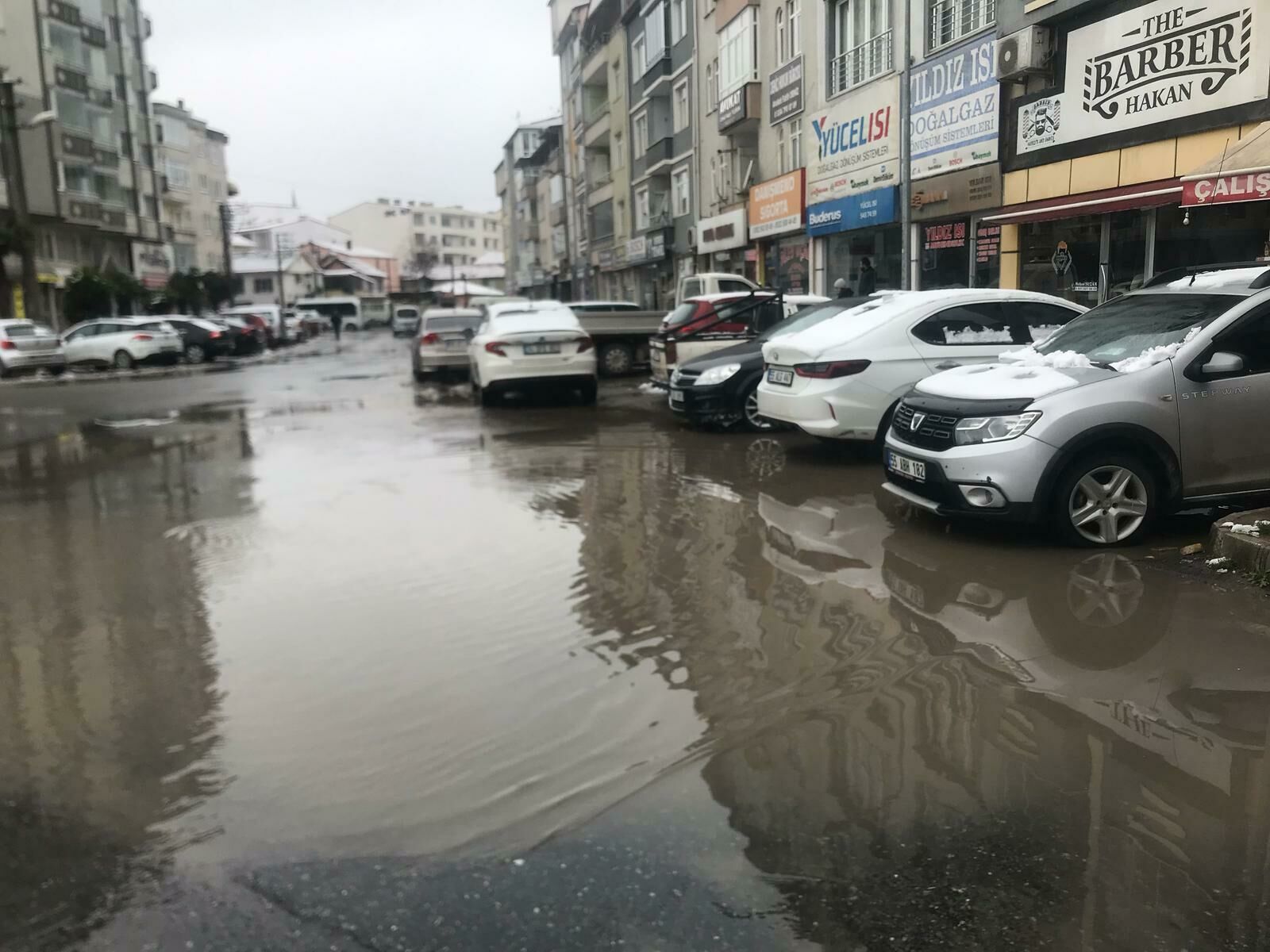 Bafra'da yağmur suyu birikintisi sorunu