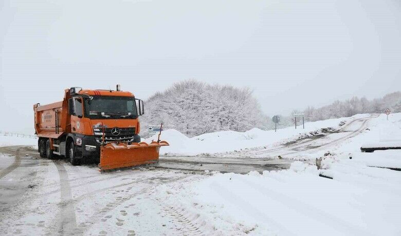 Samsun’un 17 ilçesinde karla mücadele
Samsun’un 17 ilçesinde karla mücadele