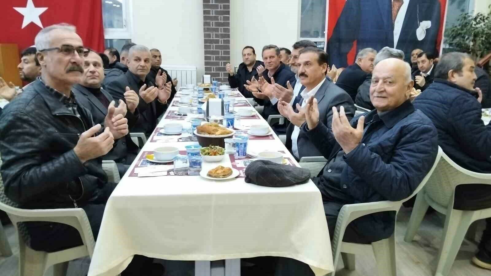 Çiftçiler iftarda buluştu
