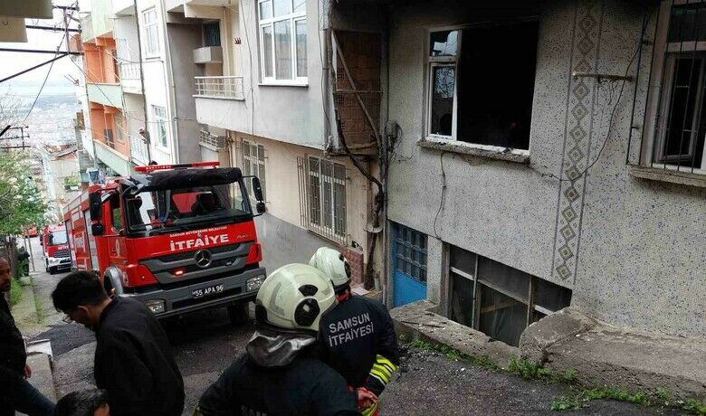 Samsun’da ev yangını
Samsun’da ev yangını